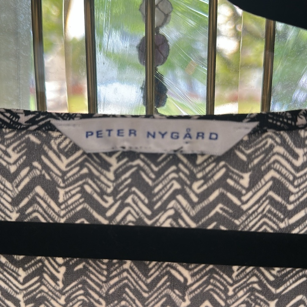 054 Peter Nygard Black & White Top - Picture 5 of 6